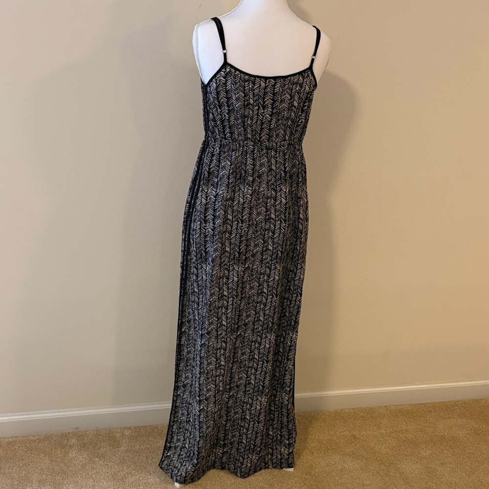 LOFT Black and White Pattern Maxi Dress - Picture 3 of 11